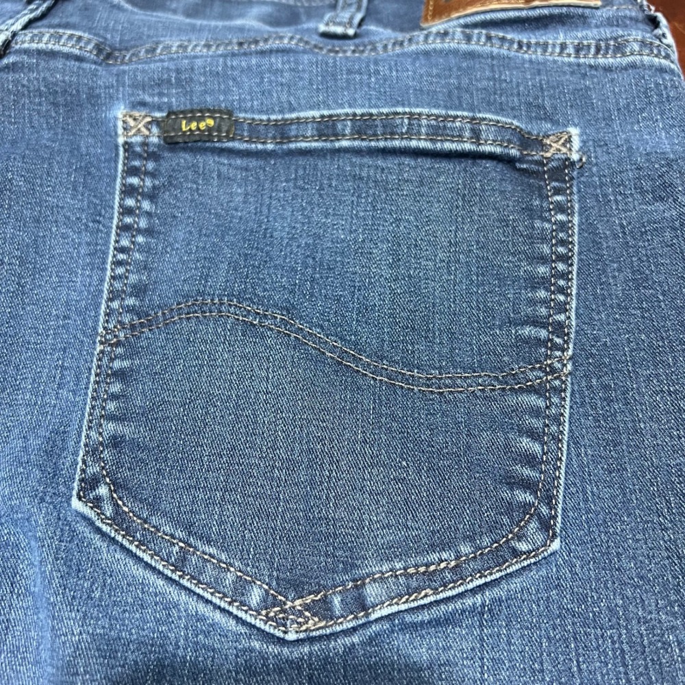 Lee Extreme Motion Mens Straight Leg Jeans 38x34 Medium Wash Blue Denim Pants - Picture 9 of 11